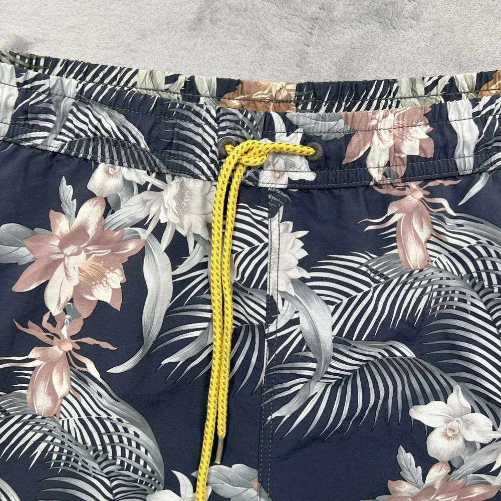 Tommy Bahama Swim Trunks Mens XXL Navy Blue Tropical Floral Palm Cargo Shorts